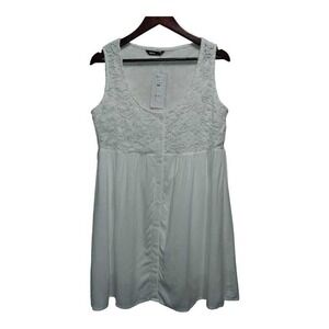 NWT Beautiful white‎ dress by HEKKA.  Size Large
